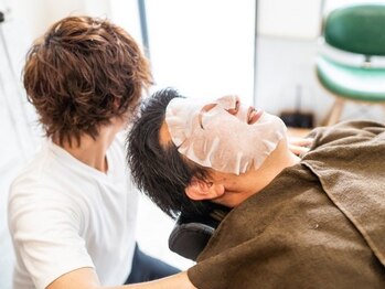 メンズヘアーモネ(men's hair MONE)の写真/【守口/守口市】仕事帰りに気軽に通える◎大人の男を磨くBARBERスタイルでワンランク上のカッコよさを！