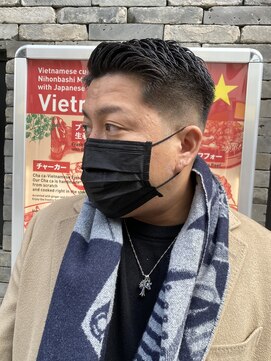 ドルクス 日本橋(Dorcus) 東京都　日本橋周辺理容室　個室理容室　顔剃り　フェード