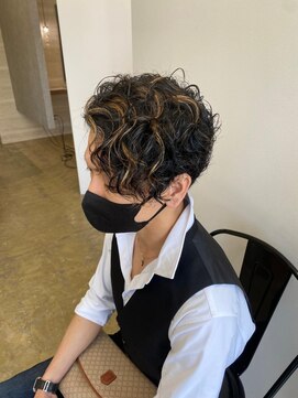 ニド(2do) スパイラルパーマ&ハイライト