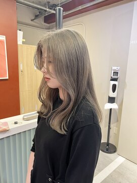 ローレンジウ(LOREN JU) 名駅/名古屋駅/学割U24/レイヤーカット/オージュア/ダブルカラー