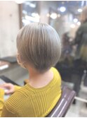 ホワイトベージュ