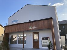 ヘアー ツリー(hair tree)の雰囲気（外観のこちらが目印です。店舗前にゆったりとした駐車場☆彡）