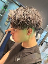 スキルセカンドハウス 天神(SKILL SECOND HOUSE)&nbsp;センターパート ツイストスパイラル フェード