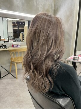 エイト 池袋店(EIGHT ikebukuro) グレージュ