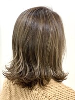 アズール 草加(azule)&nbsp;ハイライトカラー　ベージュ　ケアブリーチ