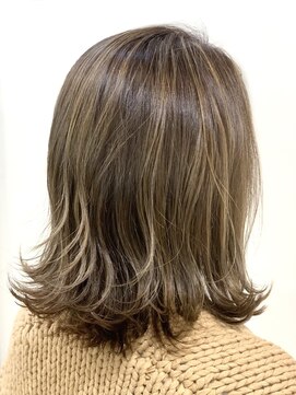 アズール 草加(azule) ハイライトカラー　ベージュ　ケアブリーチ