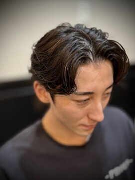 プラウド(PROUD) メンズセンターパート七三分けパートニュアンスパーマ刈り上げ