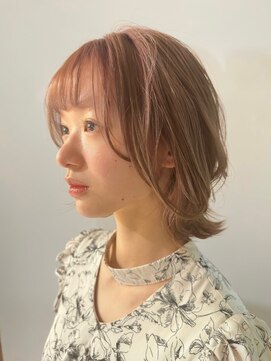 トゥットヘアー(Tutto hair) クラシカルxモダンなシンプルカシスブラウンボブ