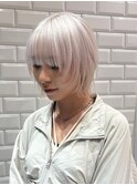 18314シルバーホワイトアッシュレイヤーボブシャギーカット