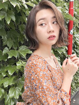 ルティア(Lutia) ミルクティーブラウン 外ハネ 大人かわいい！