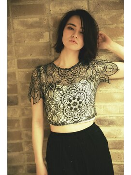 クロワ(croix) 【croix】  外ハネミディ