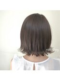 切りっぱなしボブ透明感カラーグレージュ