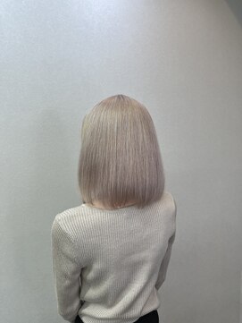 エミーバイモアムー(Emmie byMoremuu) ホワイトベージュカラー