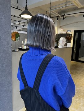 メリー オオサカ(Merly Osaka) オシャレなくすみ感！放置&長持ちバレイヤージュ_white gray ash