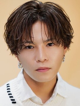 オーシャントウキョーシブヤ(OCEAN TOKYO shibuya) ツイストスパイラルパーマセンターパートカット