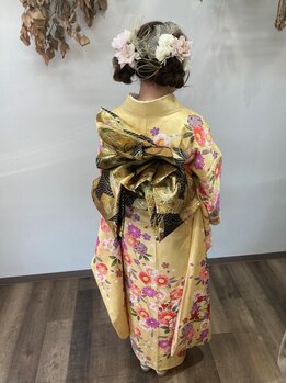 ログベアー(LOG BEAR)の写真/特別な日はプロの技でより華やかに☆結婚式やパーティーにも◎思い出に残る素敵な一日を演出します♪