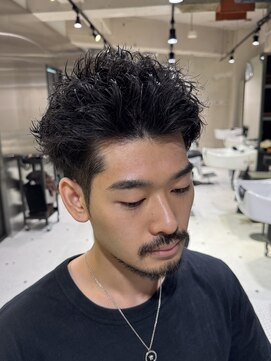 フランクスバーバーザスタンド(Frank’s barber the stand) スペインカール/スパイキーショート/ブルーブラックE