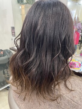 ヘアーストーリー (HAIR STORY) ブリーチあり グレイカラー×グラデーションカラー