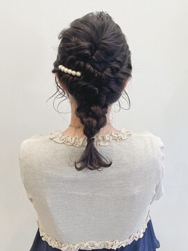 ユートゥイーズ 鎌倉(U too e's) 《e'sイーズ鎌倉》エレガントな女性に。編み下ろしヘアアレンジ