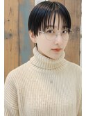 大人ショート 黒髪 メガネ女子