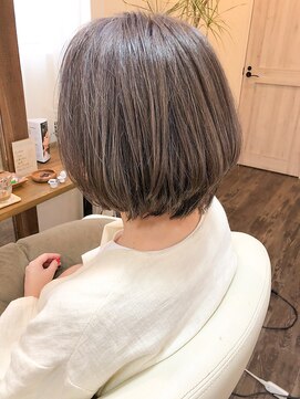 エル(ailes) 夏はハイトーンカラーで！「Violet Ash」★