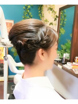 ミューズダナエ(muse Danae) 編み込みミックス夜会巻き