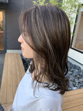 ヘア デザイン エシレ(Hair design esille.) アッシュグレーで作るデザインカラー