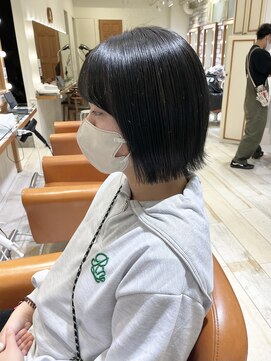 ネオリーブ クタ 町田店(Neolive kuta) 【Ｎｅｏｌｉｖｅｋｕｔａ町田店】切りっぱなしボブ