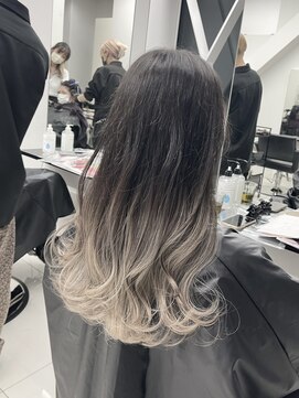 アライブ キチジョウジ(ALIVE Kichijoji) ホワイトベージュグラデーションカラー