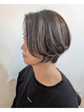 ツムグ 代官山 中目黒(TUMUGU) グレージュカラーショートボブ白髪ぼかしハイライト40代50代