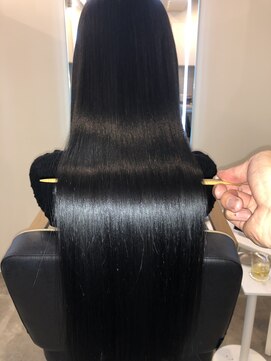 アールサロン アオヤマ(Rr SALON AOYAMA) プラチナミネコラストレート