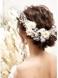 花嫁様にもおすすめ☆華やかシニヨンスタイル