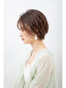 アンジュール(UNJOUR.) 耳かけショート×なじむハイライト 30代40代50代