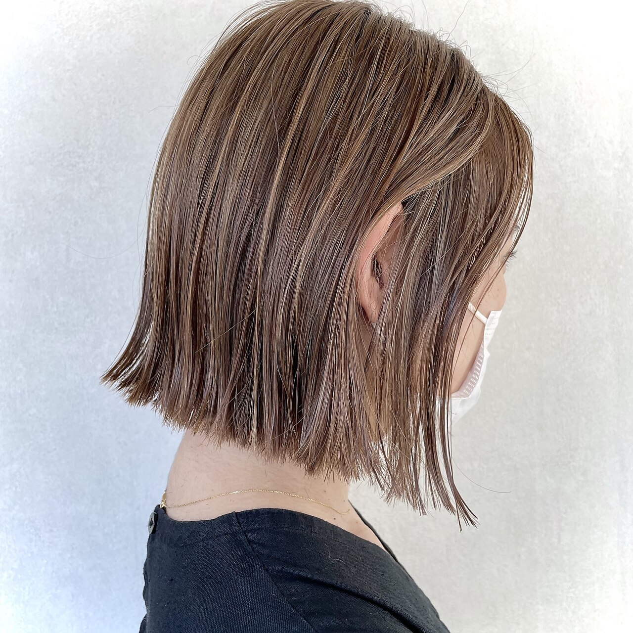 ぱつっとボブ切りっぱなしボブ ハイライト くびれヘアマッシュ