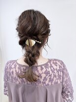 ロロン(LORONG)&nbsp;ヘアアレンジ　ロープ編み　編み下ろし