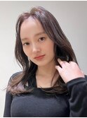 顔周りレイヤーカットくびれヘアミルクティーベージュカラー