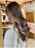 イヤリングカラー_ピンクベージュ_ロングレイヤー_グレージュ