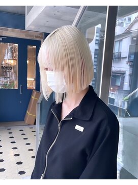 ヲタク(wotaku.) ホワイトカラーハイトーンケアブリーチブロンドダブルカラーボブ
