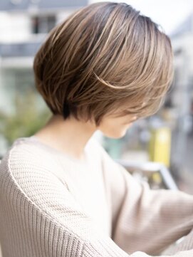 シロ(SiLO) 【小顔ショート】大人のアッシュブラウン