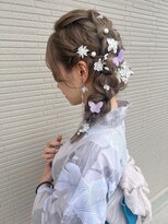 クロリ(Coloris) サイド編み下ろしヘアアレンジ
