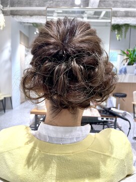 ゼストララ(ZEST Lara) 【YUICHI】ヘアアレンジ【吉祥寺】