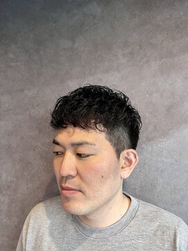 ベルーフ(BERUF) 落ち着いた雰囲気の出る刈り上げショート×ピンパーマ！！