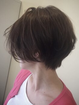 マジョリルゥ 寝屋川店(ma jolie.lou)の写真/白髪をカバーしながら輝くツヤ髪へ。髪に優しいダメージレス施術で、染めるたび指通りなめらかな仕上がり♪