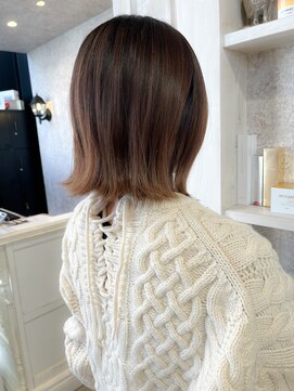 キャアリー(Caary) 福山美容室Caary切りっぱなしボブ髪質改善外はねミディアム20代