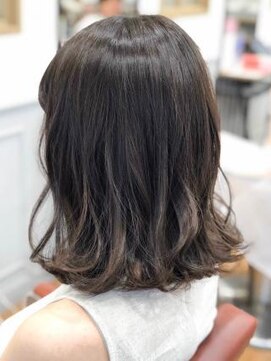 ミーティア バイ クアトロ(Meteor By QUATRO) 大人可愛いスターダストグレージュ