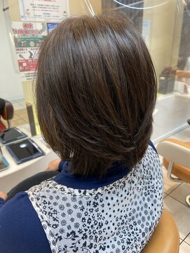 クオリス 上板橋店(QUALIS) 女性に人気!ミディアムレイヤースタイル【アッシュブラウン】
