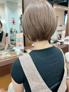 スリー(Th:ree) 大人可愛い20代30代40代丸みとくびれショートボブ◎