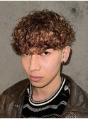 スペインカール外国人風パーマブリーチパーマフェード刈り上げ