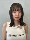 顔周りレイヤーカットくびれヘアミルクティーベージュカラー