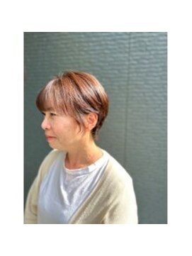 ヘアアンドビューティー クローバー(Hair&Beauty Clover) 大人ショートヘア